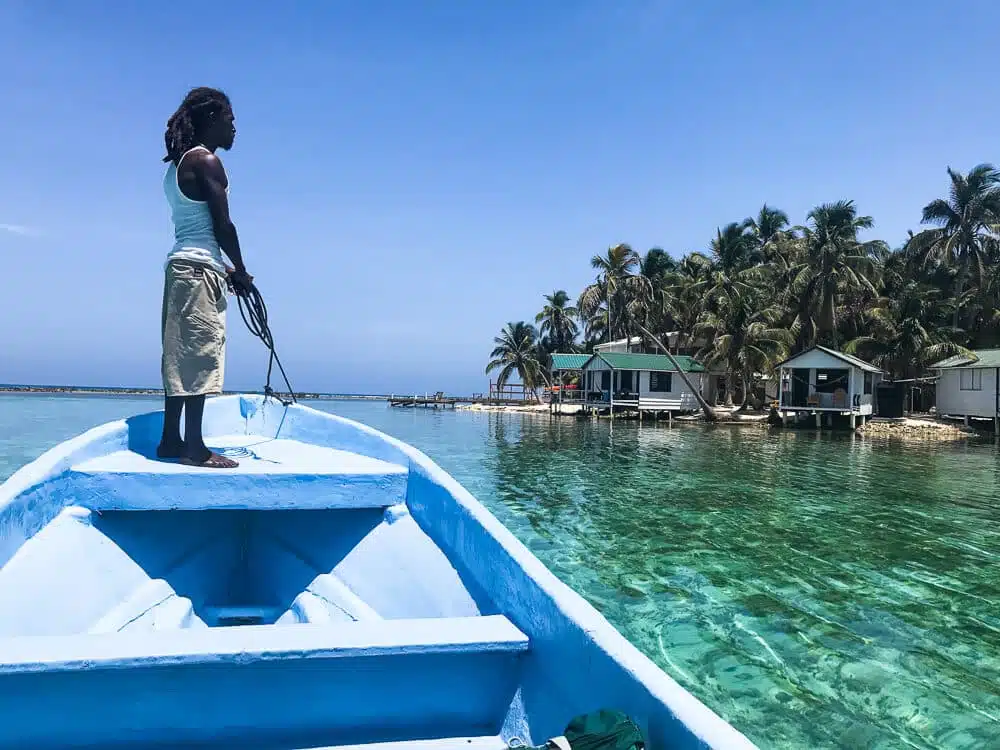beaches in el salvador: barra<br />
