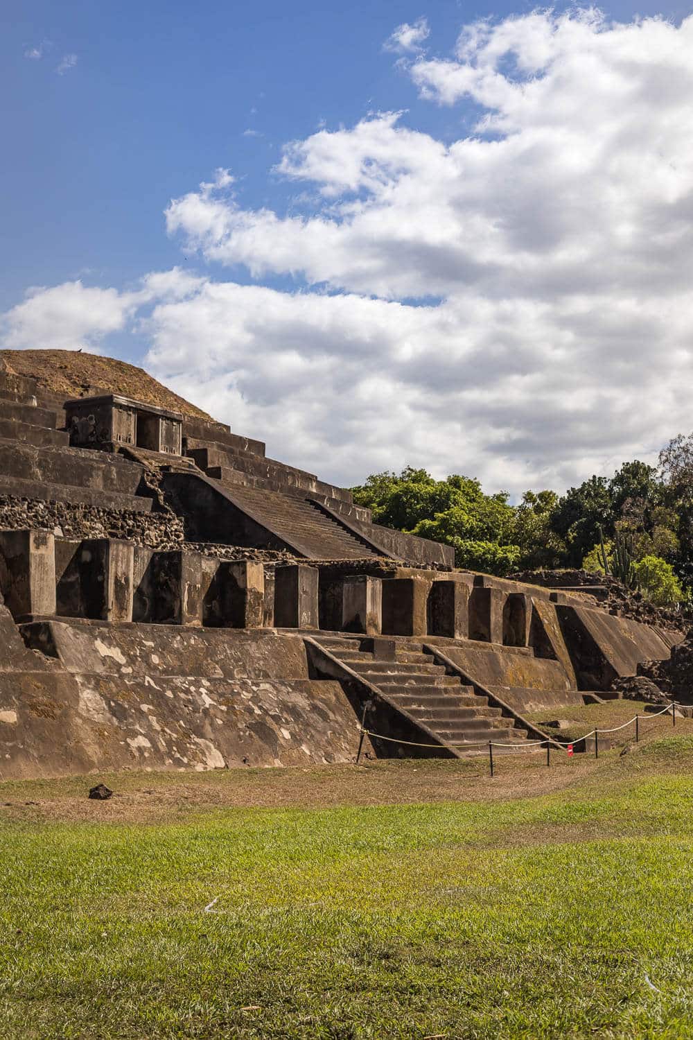 maya ruins in Tazumal