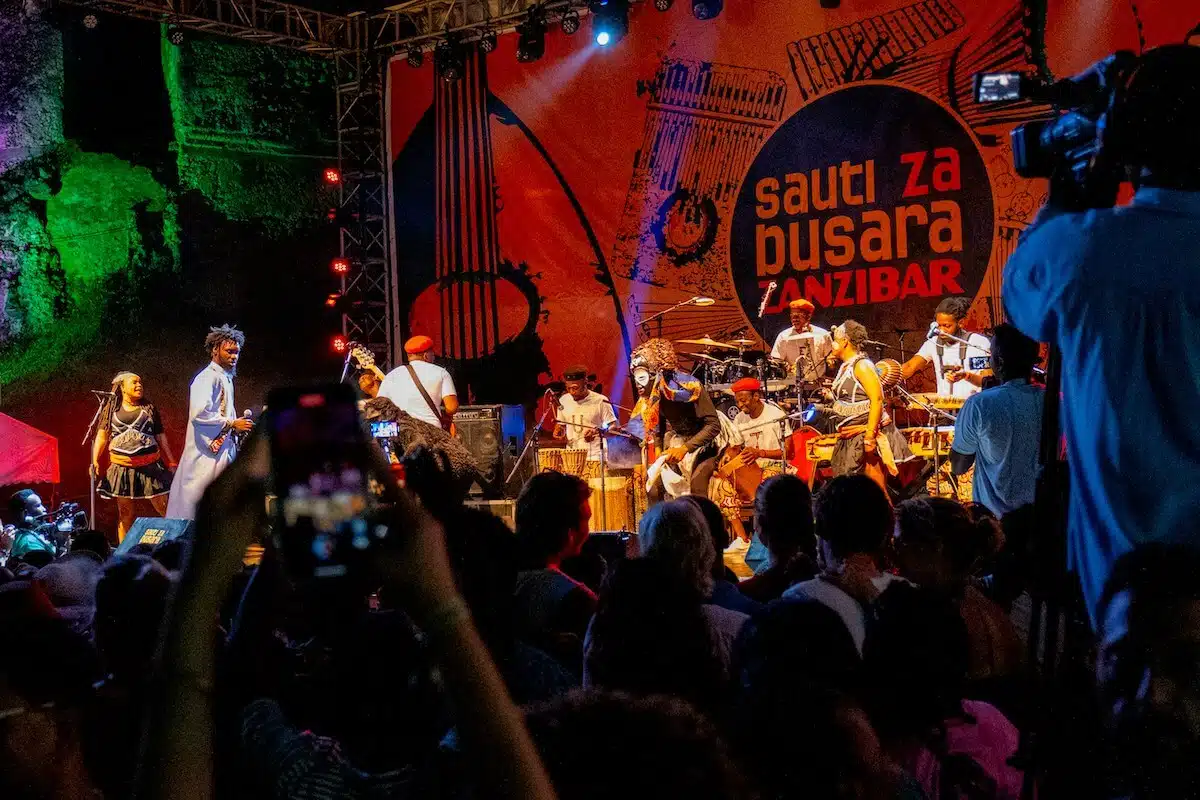 festival en la ciudad de piedra